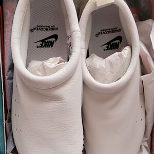 Nike Men's White Slip-On Shoes Men 5.5  Women 7